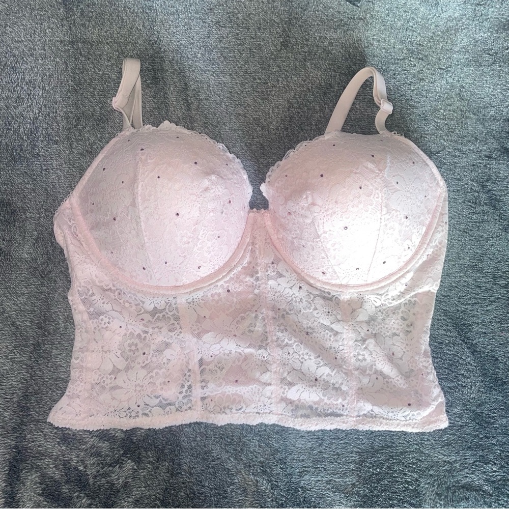 Elegant Lace Bustier in Soft Pink